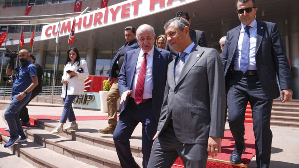 CHP lideri Özel, Özdağ ile görüştü