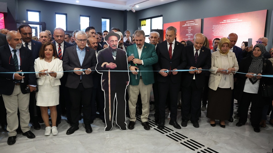 Âşık Veysel ve Yöresel Müzik Aletleri Müzesi Sivas'ta açıldı
