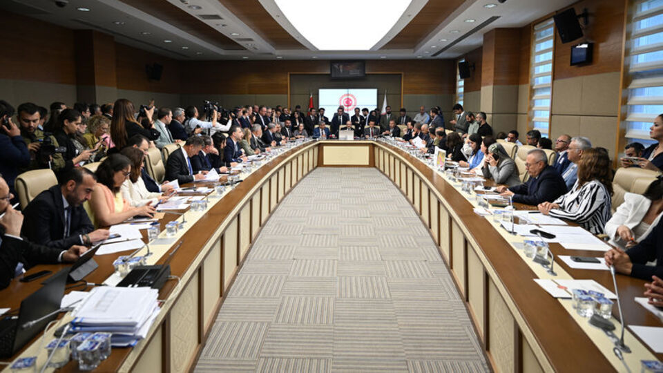 Tartışma çıkaran 11'inci madde komisyondan geçti