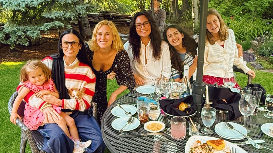 Eski ve yeni eşler doğum günü kutladı