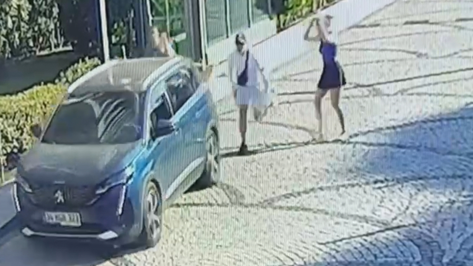 Rezidansın önünden çocuğunu zorla götürdü!