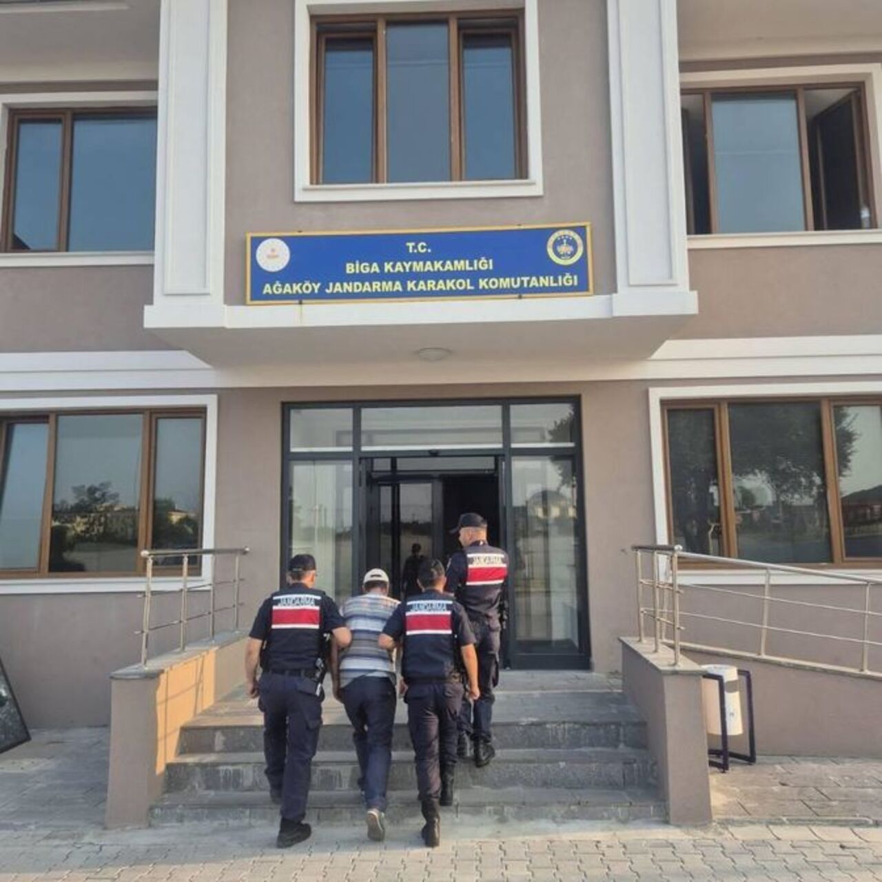 Çanakkale'de yangına neden olan biçerdöver operatörü hakkında adli işlem başlatıldı