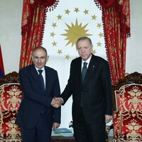 Paşinyan ile görüştü