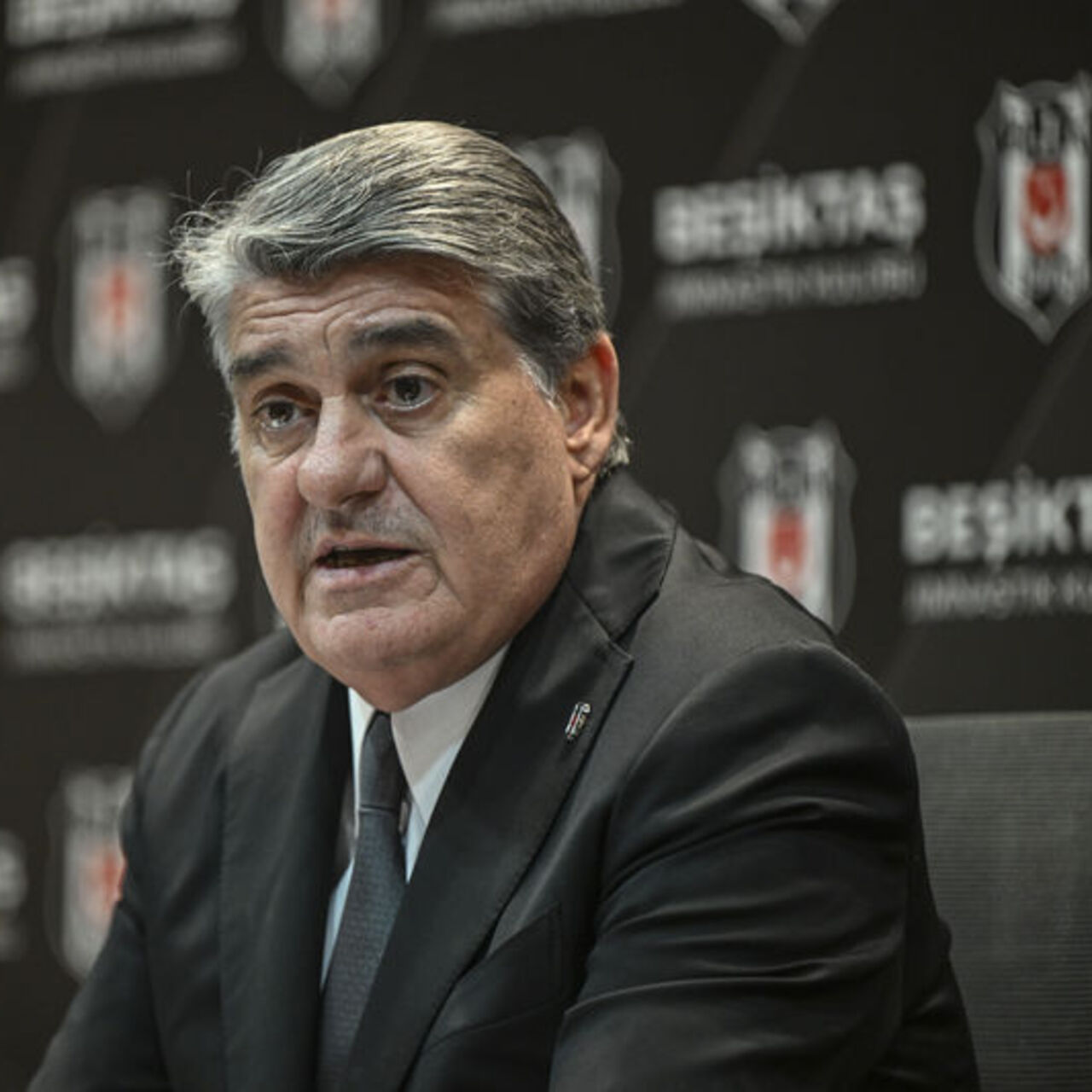 Serdal Adalı'dan fotoğraf tepkisi!
