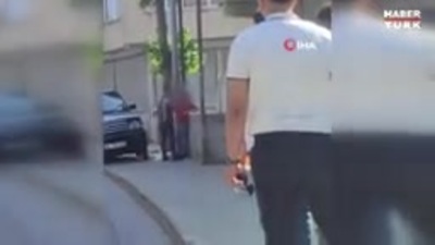 Sokak ortasında kadına şiddet!