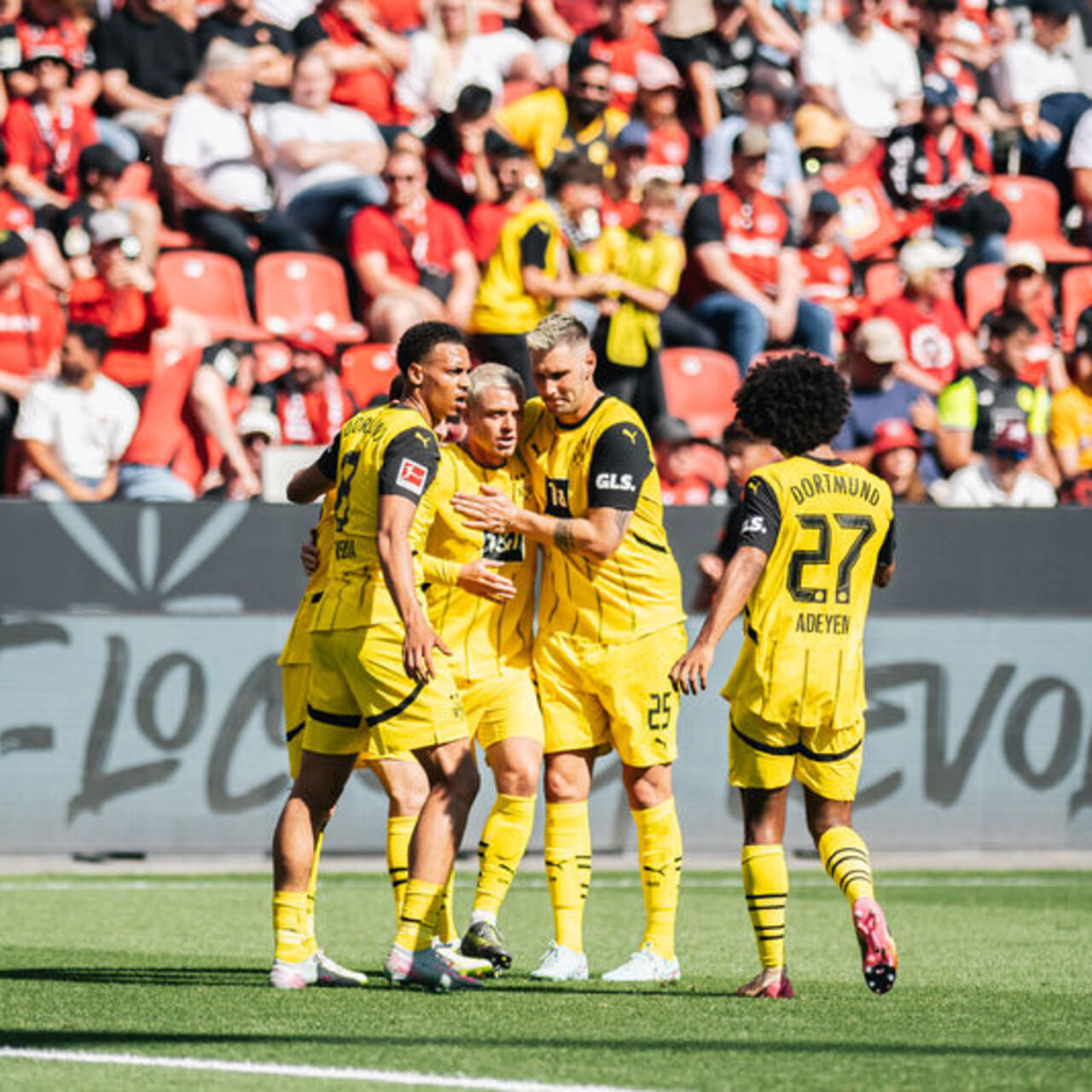 Gol düellosunda kazanan Dortmund!
