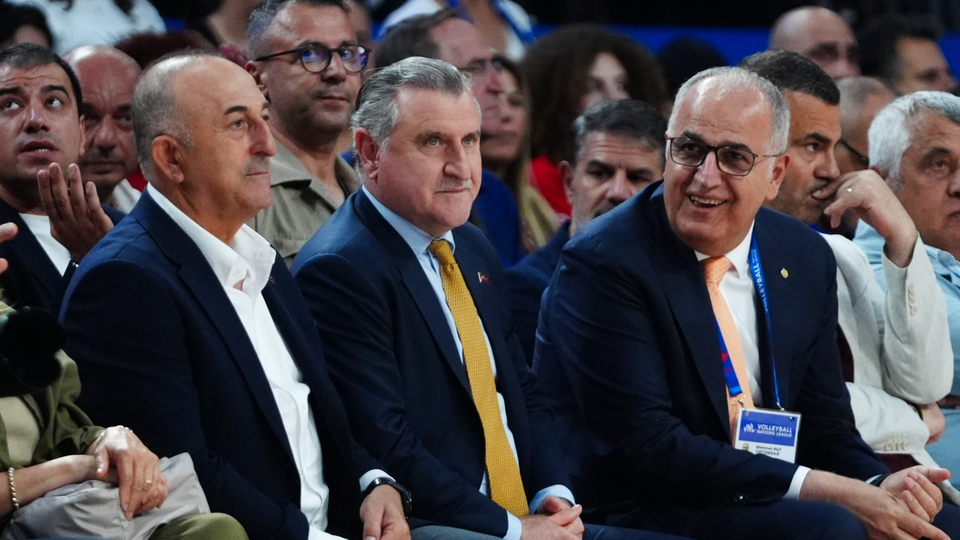 Bakan Bak'tan Sultanlar'a tebrik