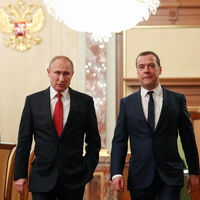Medvedev: İsrail de nükleer programından vazgeçsin