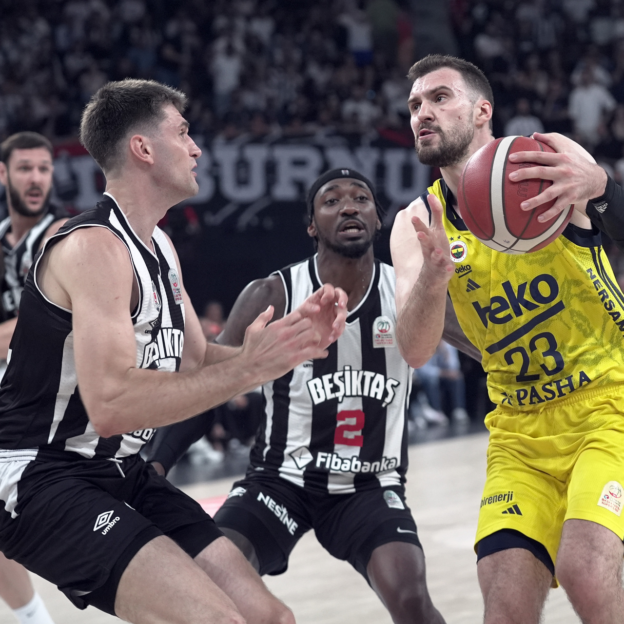 Beşiktaş seride durumu 2-1'e getirdi