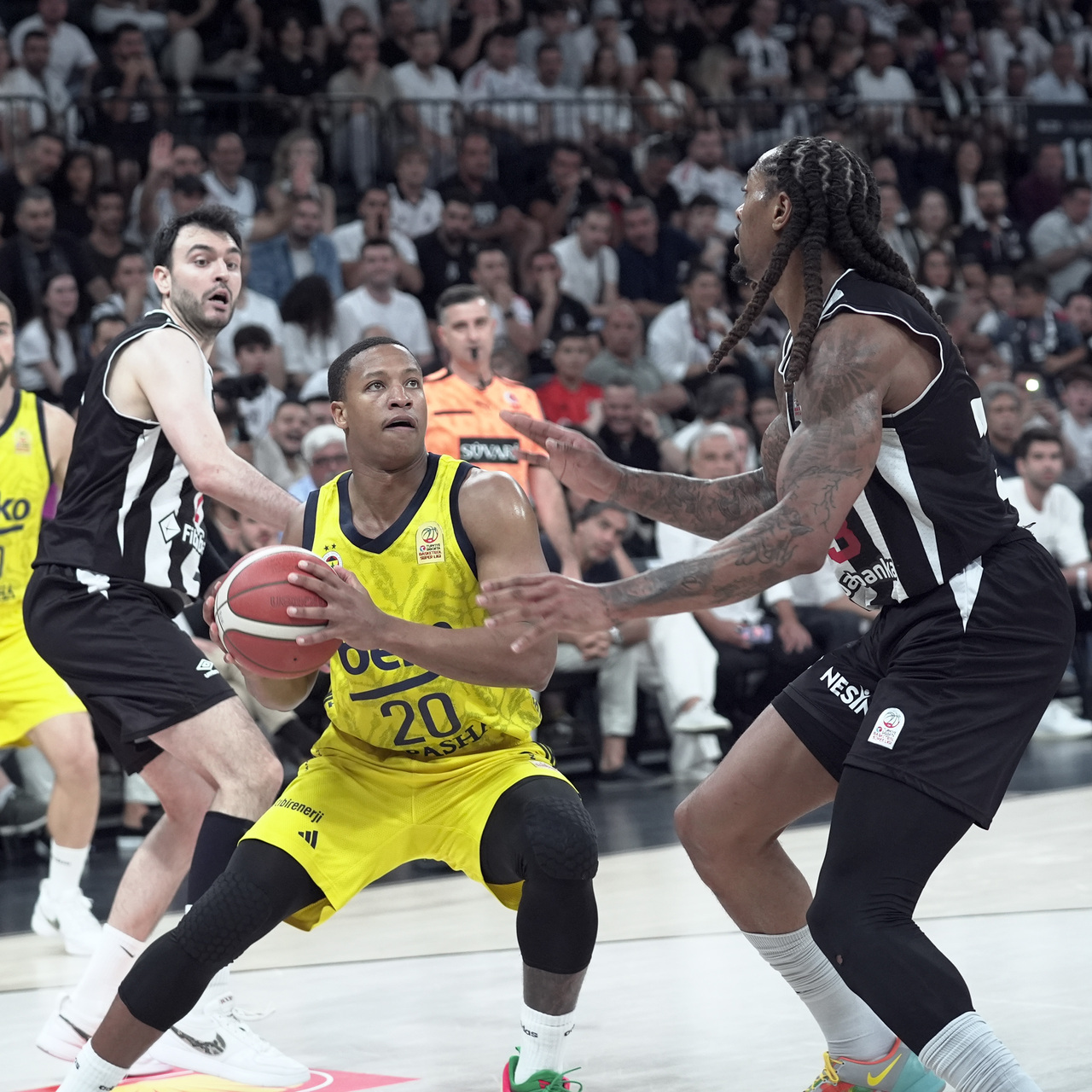 Final serisinde 4. maç heyecanı!