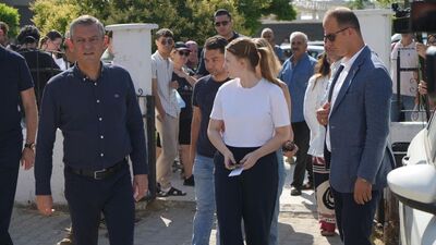 Nehir Zeyrek'i yine yalnız bırakmadı