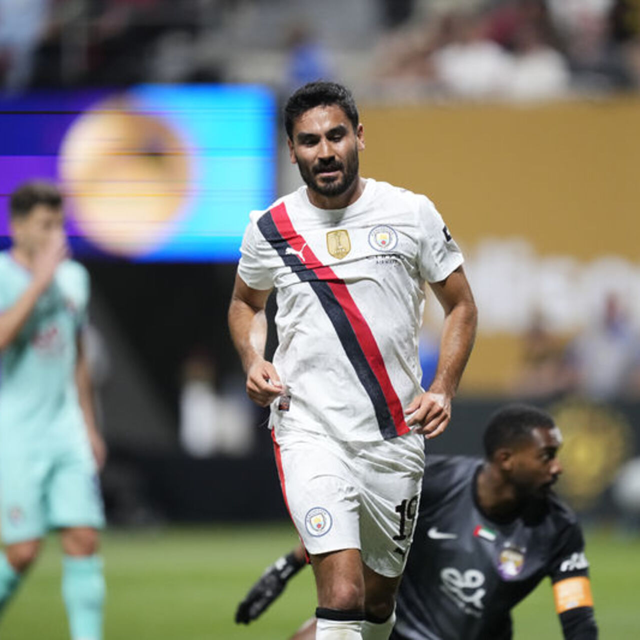 İlkay şov yaptı, M.City son 16'ya kaldı!