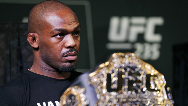 Jon Jones emekli oldu, kemer Aspinall'e geçti
