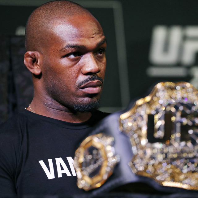 Jon Jones emekli oldu, kemer Aspinall'e geçti