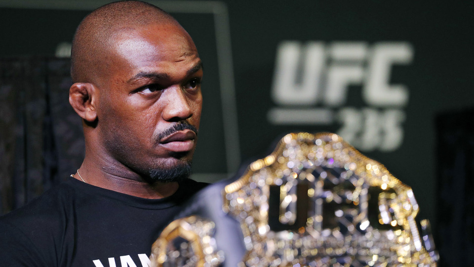 Jon Jones emekli oldu, kemer Aspinall'e geçti