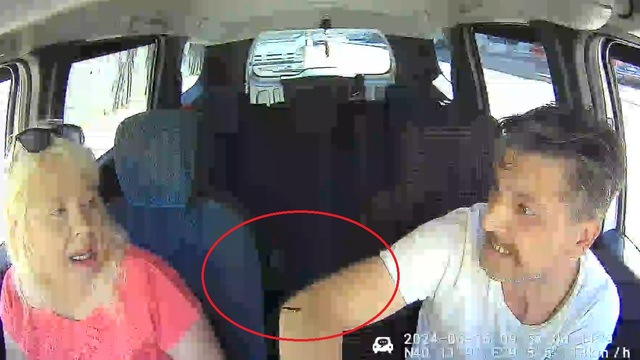 Şiddet mağduru kadın ile taksicinin zor anları!