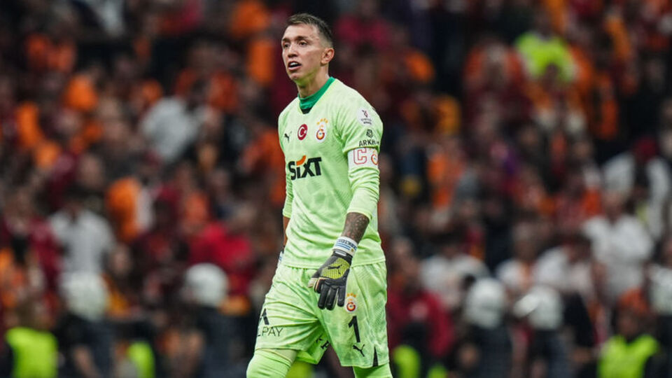 Fernando Muslera yeni takımını açıkladı!