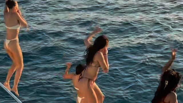 Avrupalı ünlülerin Ege keyfi