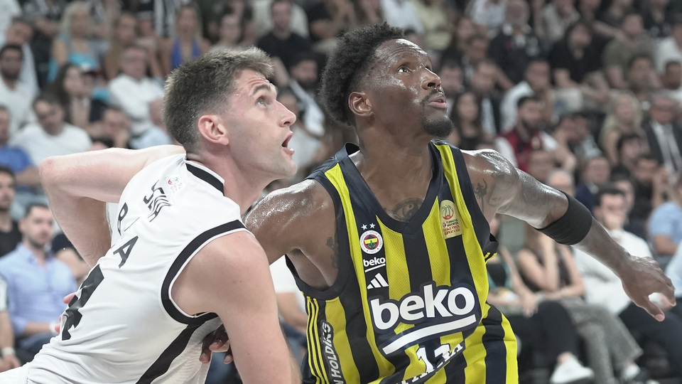 Fenerbahçe şampiyonluk, Beşiktaş uzatma peşinde!