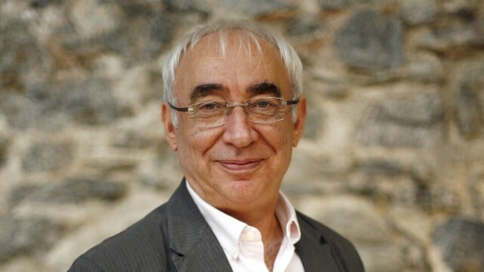 Şener Şen, tatile çıktı