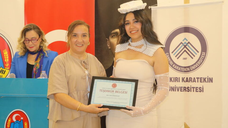 İhtiyaç sahibi çocuklara özel kostümlü doğum günü