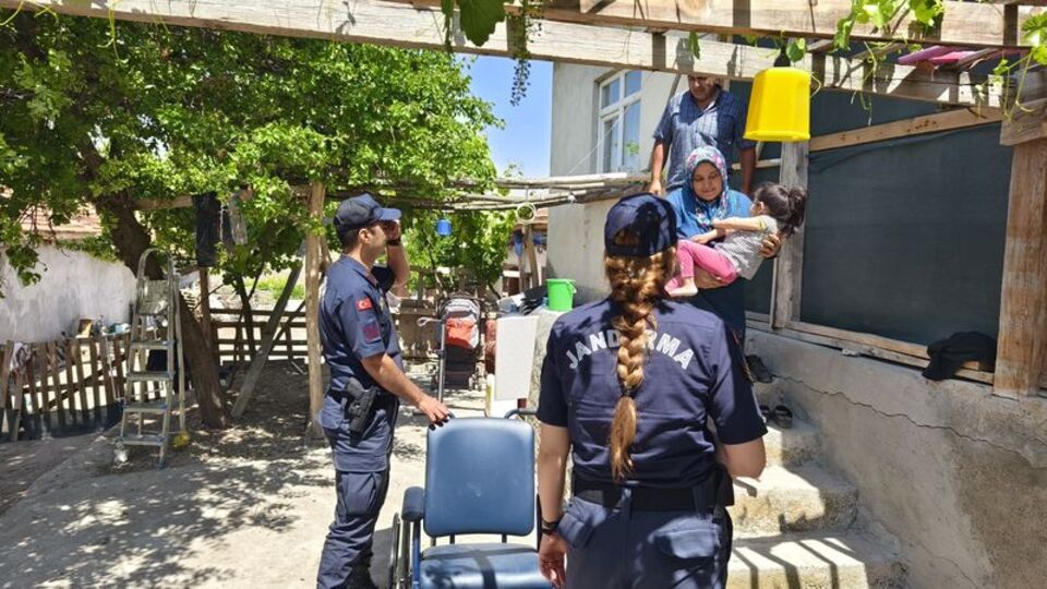 Jandarmadan 5 engelliye tekerlekli sandalye