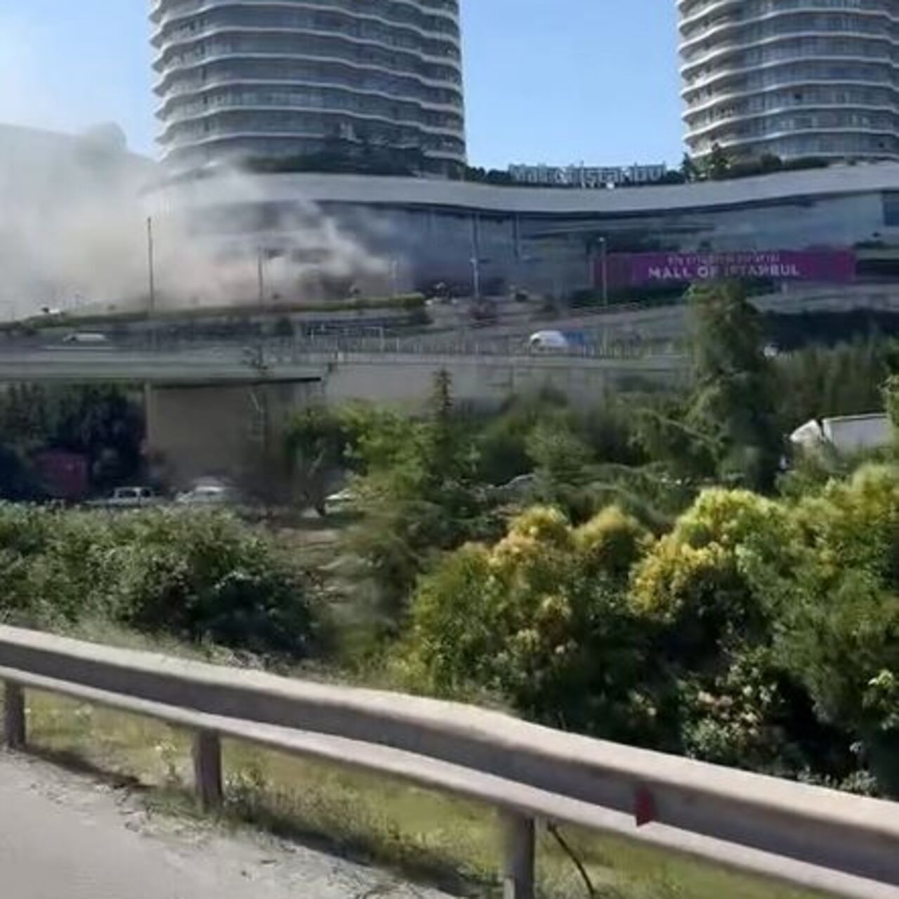 Başakşehir'de AVM'de yangın | Flaş Gelişme