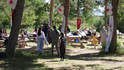 Erzurum'da yetim ve öksüz çocuklara "piknik şöleni"