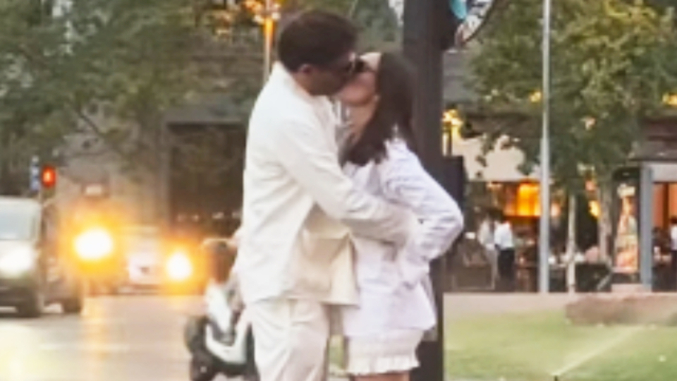 Romantik paylaşımlarıyla dikkat çektiler