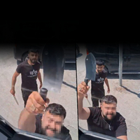 Biri bıçak biri satırla geldi!