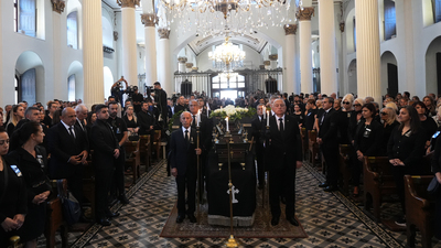 Dikran Gülmezgil, son yolculuğuna uğurlandı