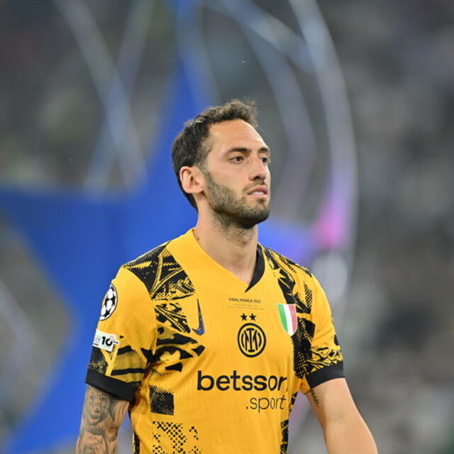 Inter'e Hakan Çalhanoğlu'ndan kötü haber!