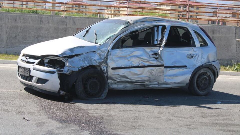 Karnındaki bebeğiyle can verdi!