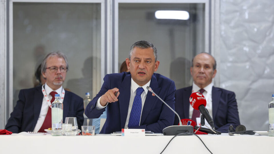 Özgür Özel, Brüksel'de temaslarda bulundu