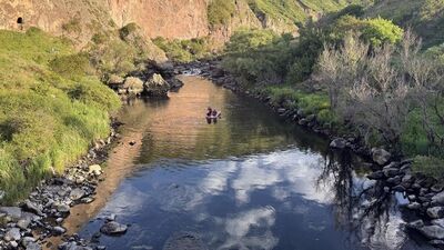 Nehre giren 2 kişi boğuldu