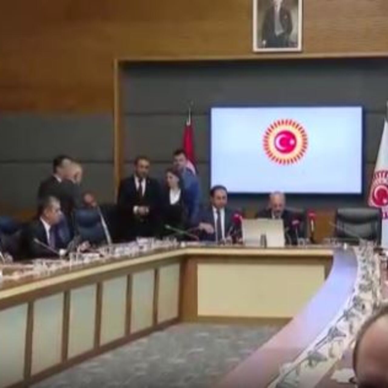 Sağlık düzenlemesi komisyonda