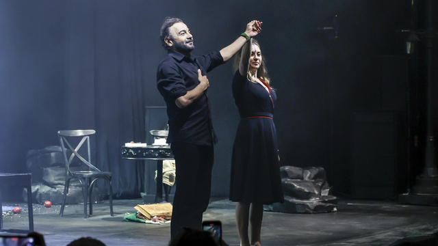 "Aşk Biter mi?" Açıkhava'ya sığmadı