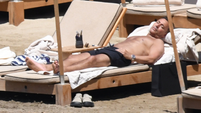 Güneş keyfi yaparken kötü haber aldı