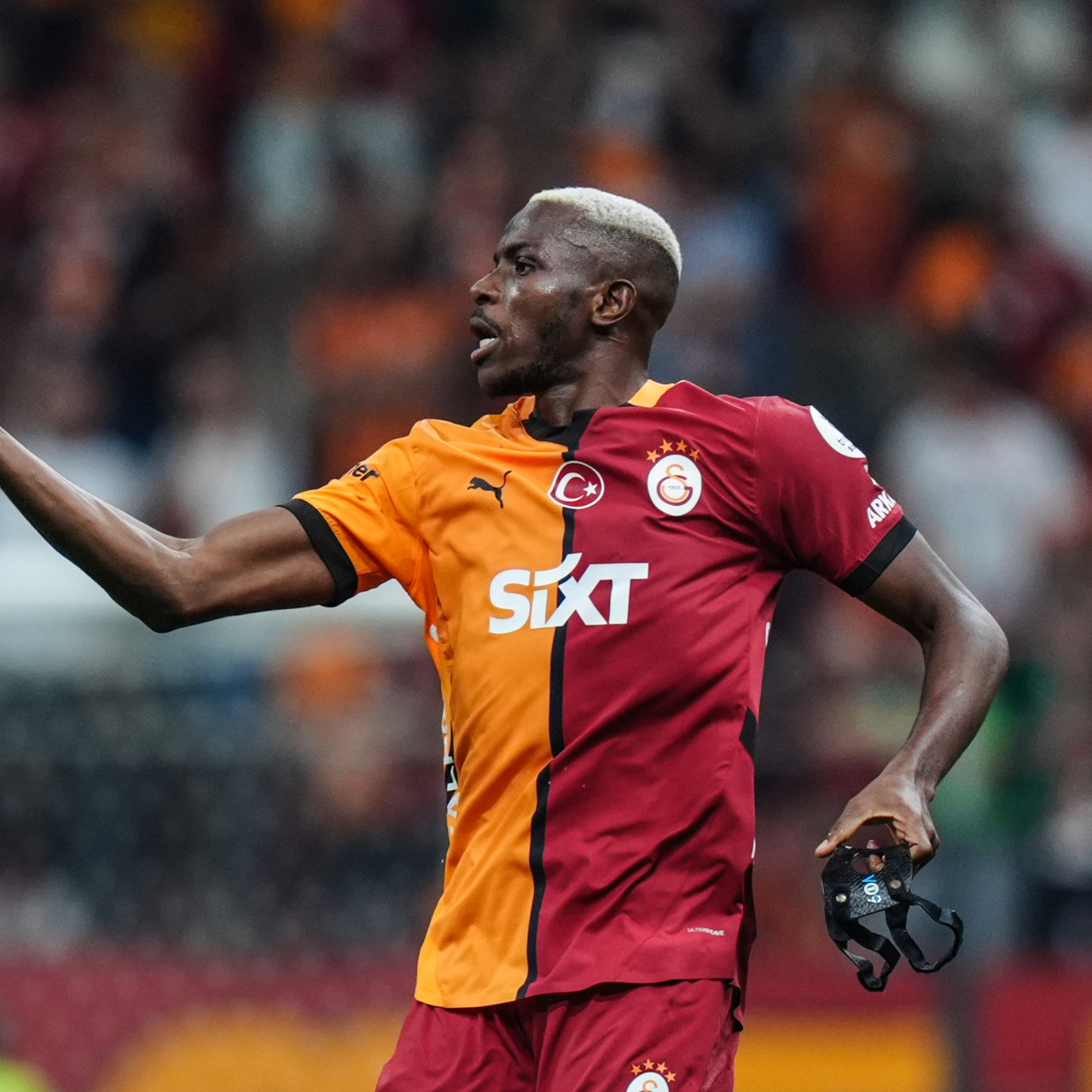 Osimhen'in bonservis ödemesi üç taksitle