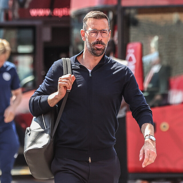Leicester'da Nistelrooy dönemi sona erdi!
