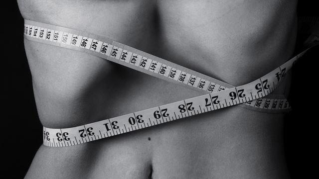 Sosyal medya bağımlılığı ve popülerlik albenisi, gençleri anoreksiyaya sürüklüyor