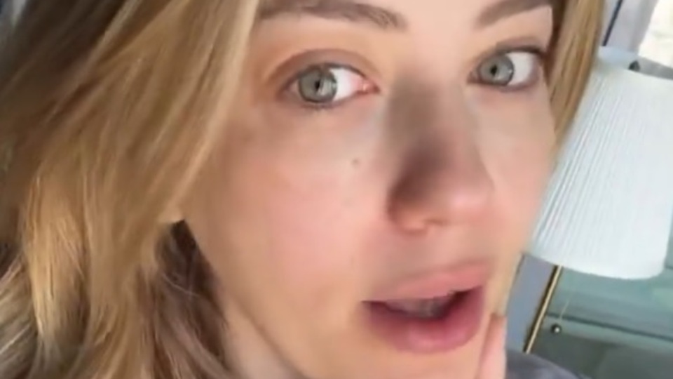 Cam silen dağcılara kahve ikramı