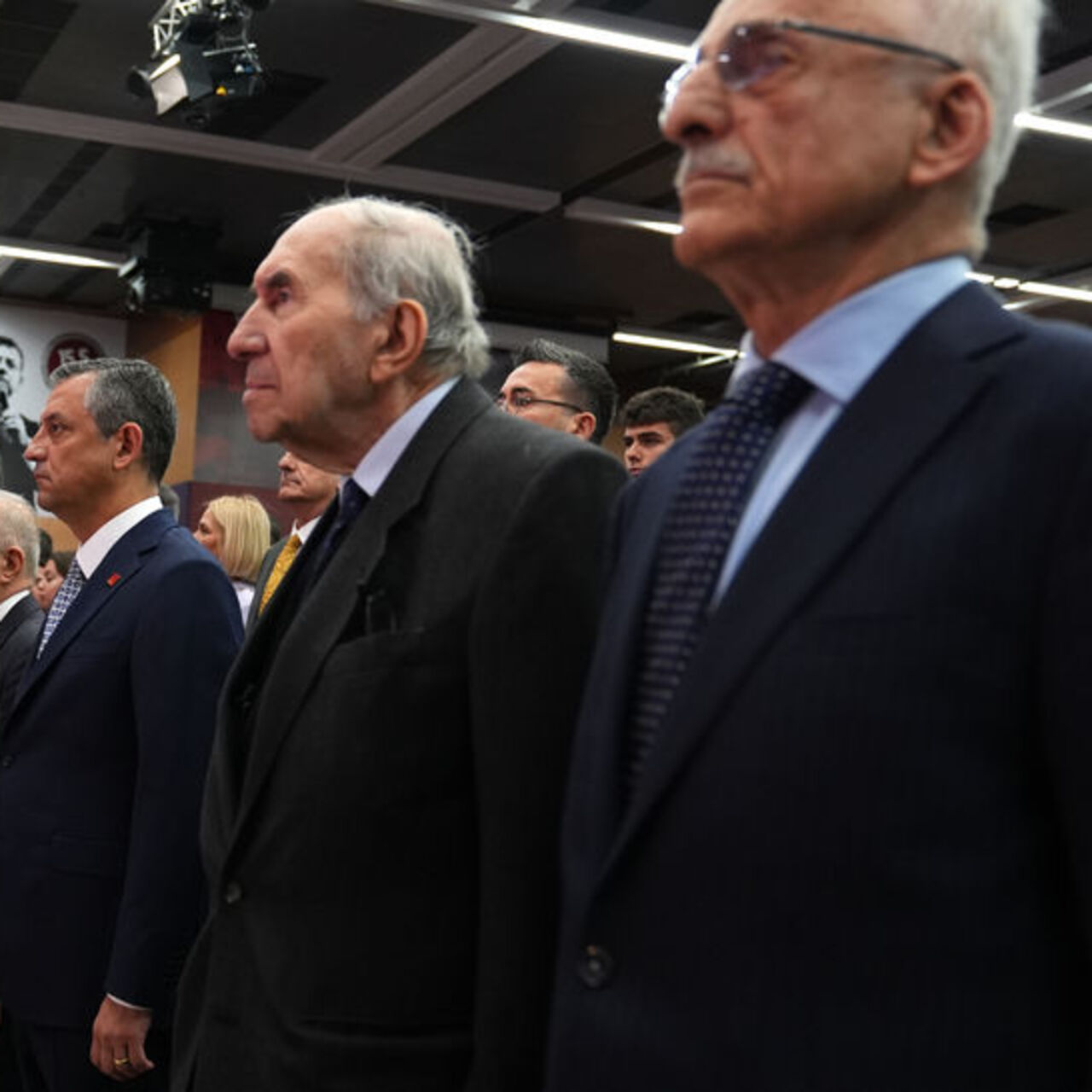 CHP'li üç genel başkandan Özel'e destek
