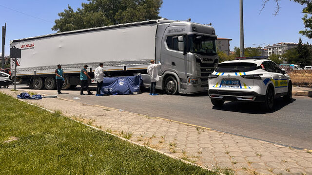 Motosikletteki 2 kişi hayatını kaybetti
