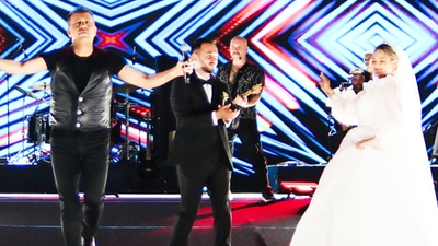 Konserde balayı hediye etti