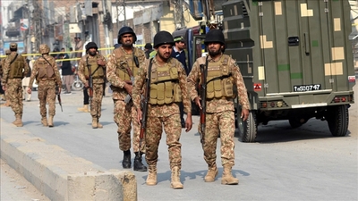 Pakistan'da bombalı saldırı! 13 asker öldü, 24 kişi yaralandı