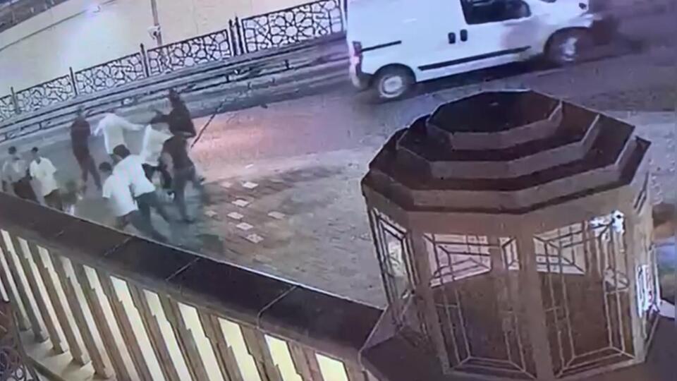 6 kişi birden dövdü! Taksim Meydanı'nda laf atma cinayeti!