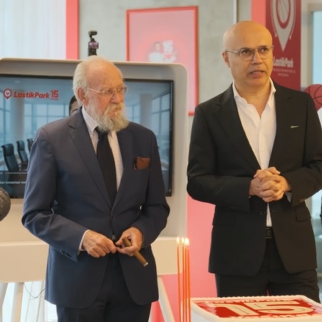 Alp Yalman’dan Tatko Lastik’e ziyaret
