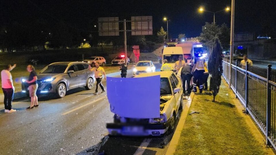 İnegöl'de zincirleme kaza: 2'si çocuk 4 yaralı