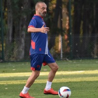 Futbol tesisi açtı